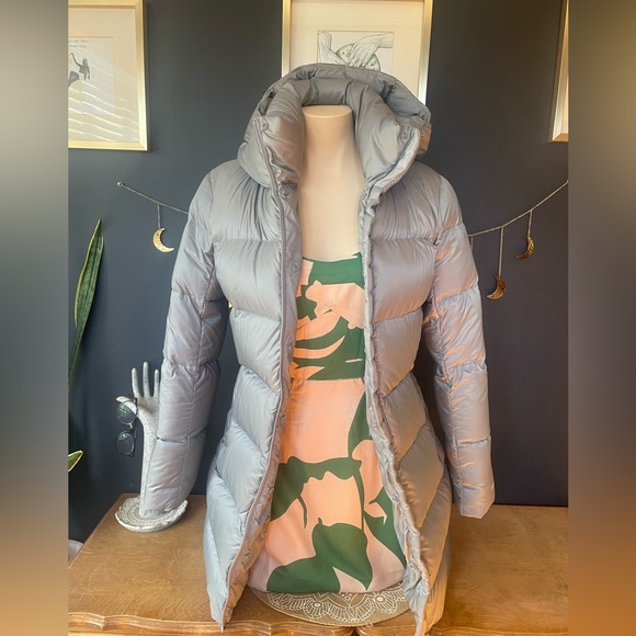 Lululemon pale blue puffer coat - Picture 2 of 3